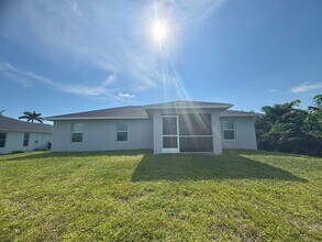 2715 NW 45th Pl in Cape Coral, FL - Building Photo - Building Photo