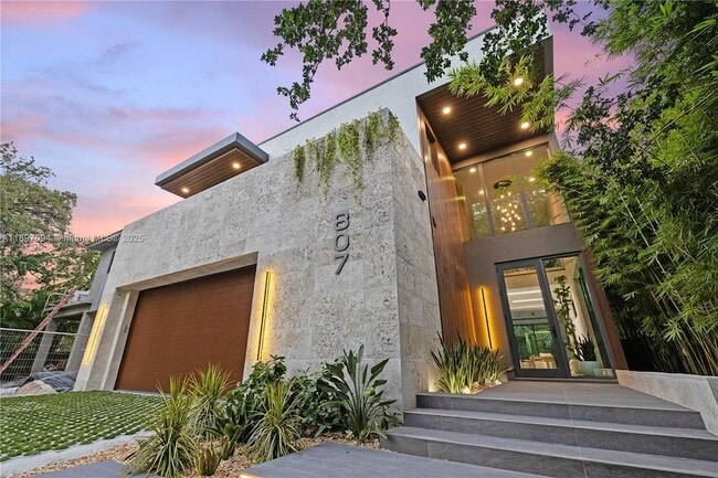 807 SW 12th Ave in Fort Lauderdale, FL - Building Photo - Building Photo