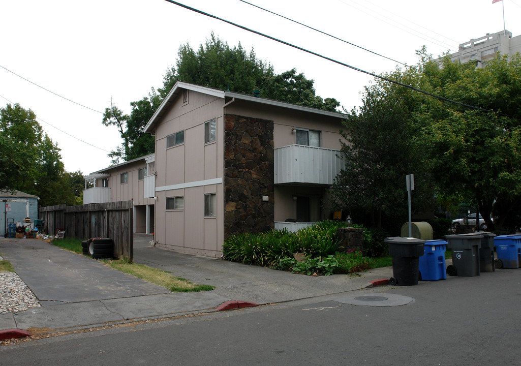 92 Hendley St in Santa Rosa, CA - Building Photo