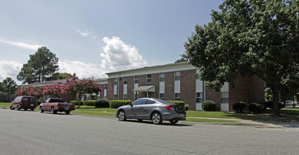 Belleville Meadows in Suffolk, VA - Foto de edificio - Building Photo