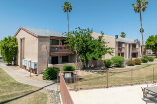 Sundance Condominiums in Phoenix, AZ - Building Photo - Building Photo