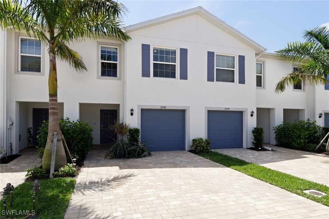 15338 Wildflower Cir in Naples, FL - Building Photo