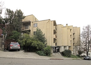 601 Brooklyn Ave in Oakland, CA - Building Photo - Building Photo