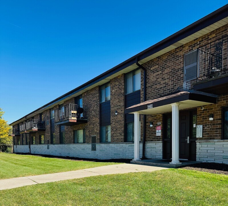 9401 W Calumet Rd in Milwaukee, WI - Foto de edificio