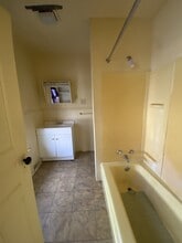 557 Lafayette Ave in Sharon, PA - Building Photo - Building Photo