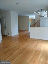19 Wordsworth Ct in East Windsor, NJ - Building Photo