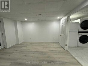 127 Kearney Dr in Ajax, ON - Building Photo - Building Photo