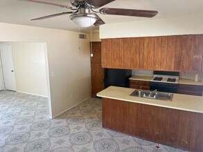 2212 N 54th Ln in Phoenix, AZ - Building Photo - Building Photo