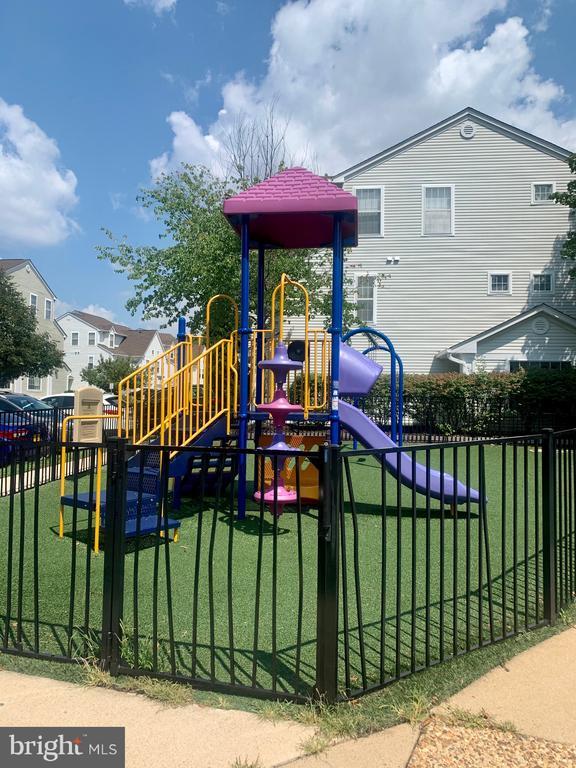 7708 Haynes Point Way in Alexandria, VA - Building Photo - Building Photo