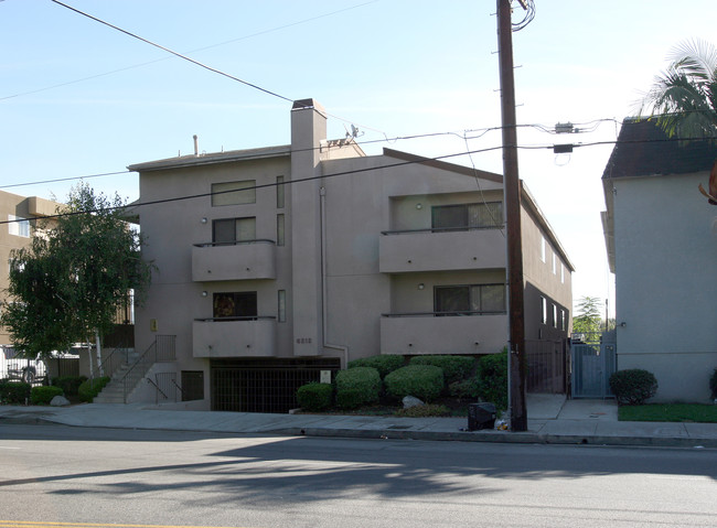 6212 Fulton Ave in Van Nuys, CA - Foto de edificio - Building Photo