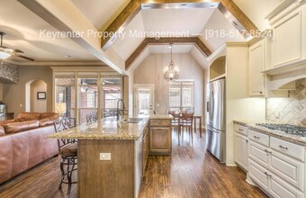 11250 S 72nd E Ct in Bixby, OK - Building Photo - Building Photo