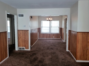 667 N Meridian Ave in Wichita, KS - Building Photo - Building Photo