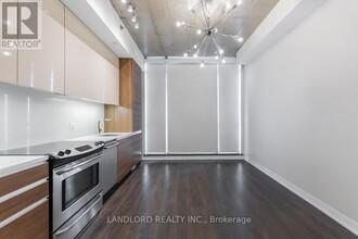 8-608 Gladstone Ave in Toronto, ON - Building Photo - Building Photo