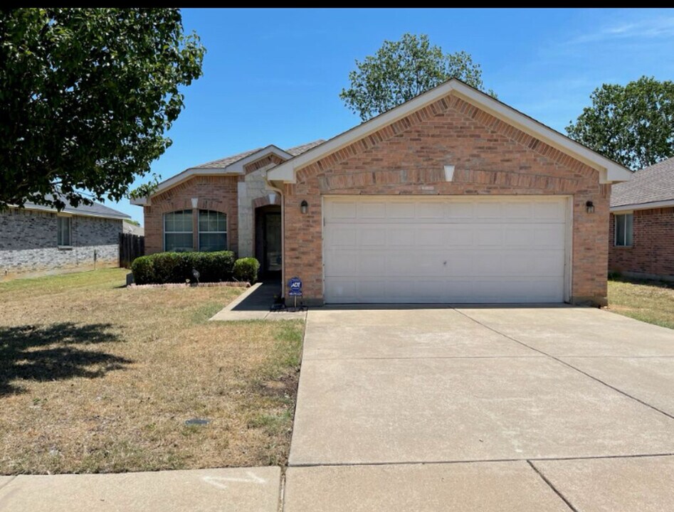 8513 Autumn Creek Trl in Fort Worth, TX - Building Photo