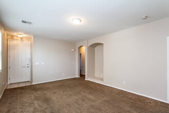 548 Bayo Canyon Ct in Henderson, NV - Building Photo - Building Photo