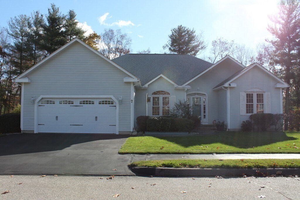 7 Deer Run Dr in Shrewsbury, MA - Foto de edificio