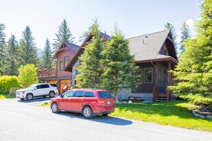 Banff Bear Bed And Breakfast in Banff, AB - Building Photo