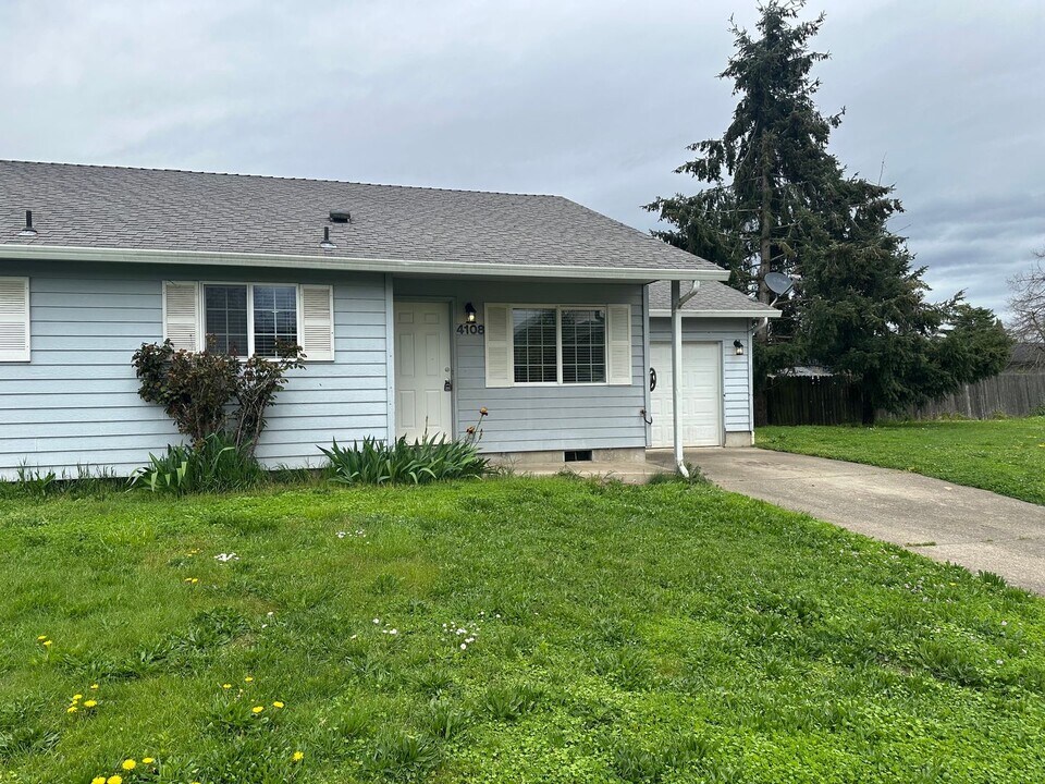 4108 Virginia Ave in Springfield, OR - Building Photo