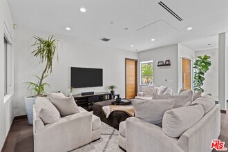 16424 Marbro Dr in Los Angeles, CA - Building Photo - Building Photo