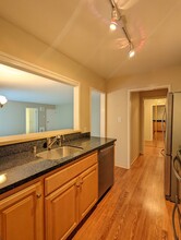 904 Peninsula Ave, Unit 312 in San Mateo, CA - Building Photo - Building Photo