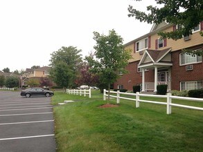 3861 Brown Ave in Manchester, NH - Building Photo - Building Photo