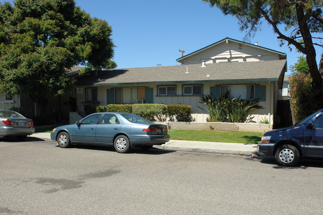 882 Gallatin Dr in Santa Clara, CA - Foto de edificio - Building Photo