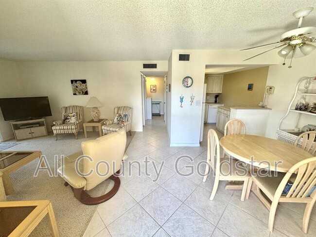 88 Boundary Blvd in Rotonda West, FL - Foto de edificio - Building Photo