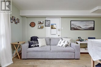 40 Henricks Rd in Markham, ON - Building Photo - Building Photo