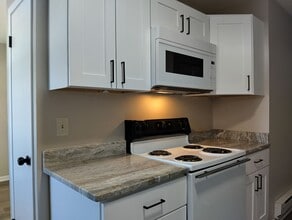 7604 Bellehaven Dr in Gloucester Point, VA - Building Photo - Building Photo