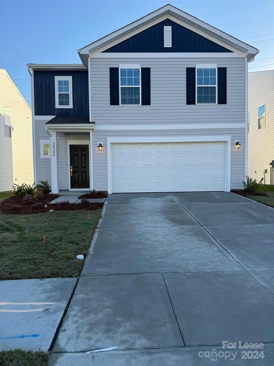 10326 Chatham Run Ln in Charlotte, NC - Foto de edificio