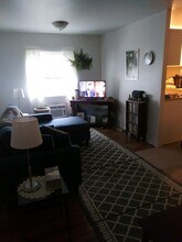 1832 Horace Ave, Unit Apt C in Abington, PA - Foto de edificio - Building Photo