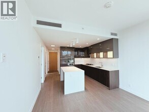 6511 Sussex Ave in Burnaby, BC - Building Photo - Building Photo