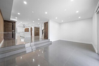3807 NE 166th St in North Miami Beach, FL - Building Photo - Building Photo