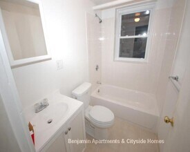 15 Beacon St, Unit A in Boston, MA - Building Photo - Building Photo