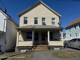 205 Battin St in Dunmore, PA - Building Photo