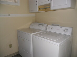 9506 Sand Ridge Rd in Millfield, OH - Building Photo - Building Photo