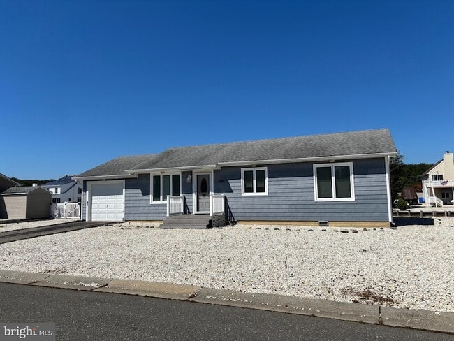 156 Rodman Dr in Stafford Township, NJ - Foto de edificio - Building Photo