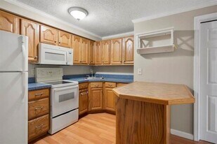 25 Ernest Ave, Unit 9 in Exeter, NH - Building Photo