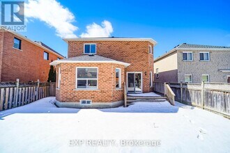 35 Ball Crescent in Whitby, ON - Building Photo - Building Photo