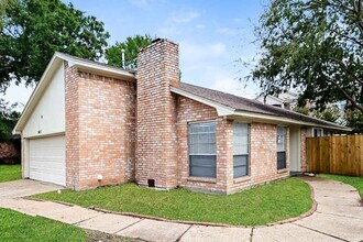 15610 Cabot Creek Cir in Houston, TX - Foto de edificio - Building Photo