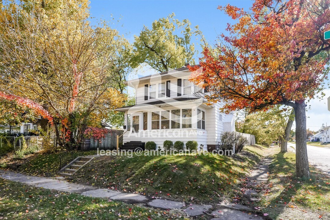 1202 E Fox St in South Bend, IN - Building Photo