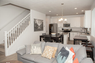 3013 South Red Pine Drive in Saratoga Springs, UT - Building Photo - Building Photo