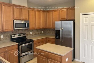 3947 Stornoway Dr in Land O Lakes, FL - Foto de edificio - Building Photo