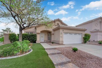 2528 Huber Heights Dr in Las Vegas, NV - Building Photo - Building Photo