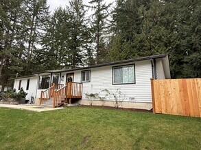 19611 SR 9 in Snohomish, WA - Foto de edificio - Building Photo