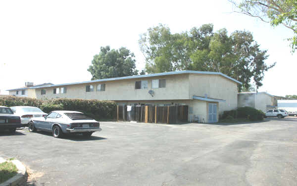 9339-9341 Ramona St in Bellflower, CA - Building Photo