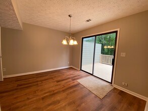 1062 Dassow Ct in Alpharetta, GA - Building Photo - Building Photo