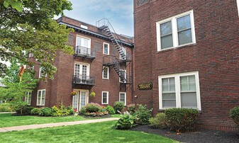 Arnold Court in Rochester, NY - Building Photo
