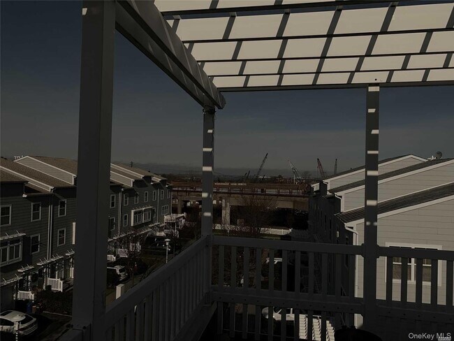 75-18 Aquatic Dr in Queens, NY - Building Photo - Building Photo