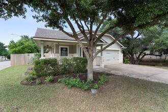 8600 Harrier Dr in Austin, TX - Building Photo - Building Photo